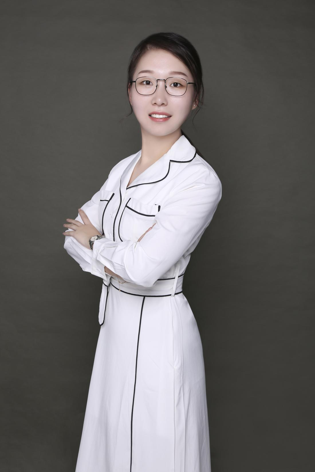 邵莉暖 